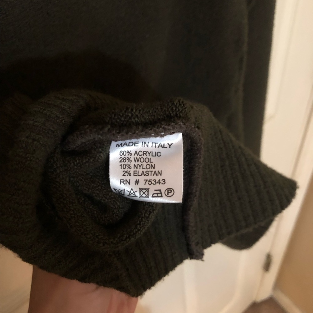 Sweater - Picture 4 of 4